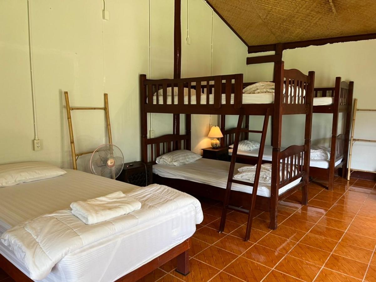 Хостел Brown House Chiangdao Чианг Дао Экстерьер фото
