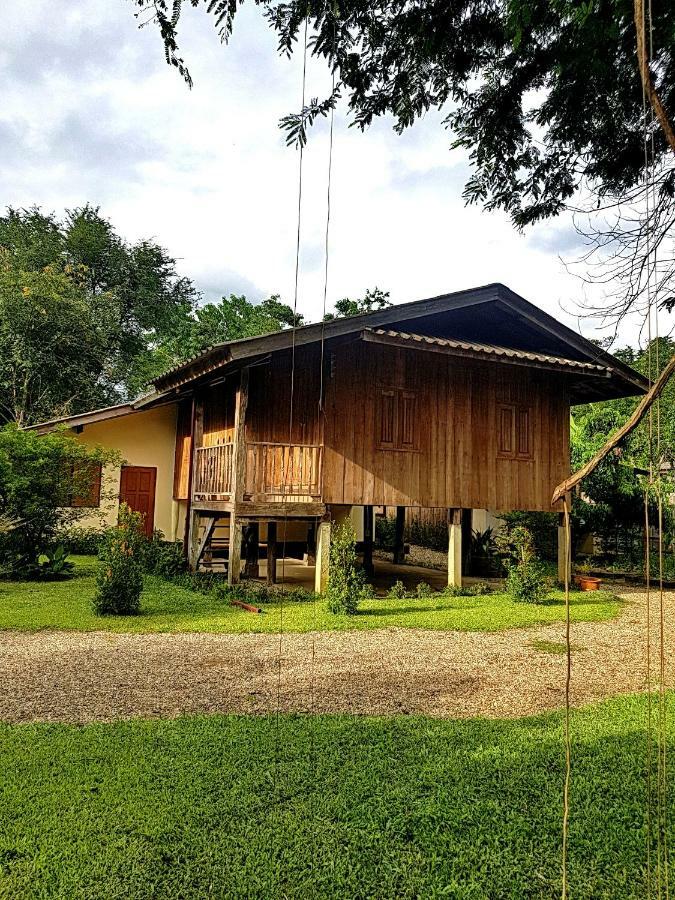 Хостел Brown House Chiangdao Чианг Дао Экстерьер фото
